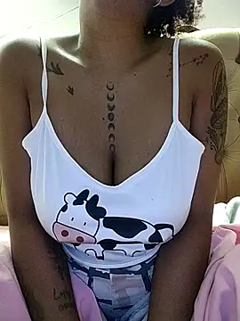 Snapshot of kdfoxxx chatting on 11, 10, 2025 kdfoxxx online show from 11, 10, 2025