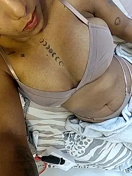 Snapshot of kdfoxxx chatting on 13, 9, 2025 kdfoxxx online show from 13, 9, 2025