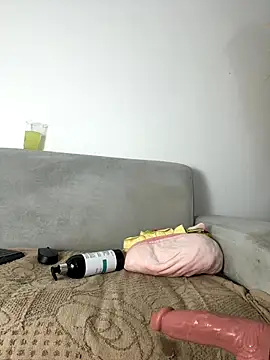 Miafisher  online show from 21, 12, 2025