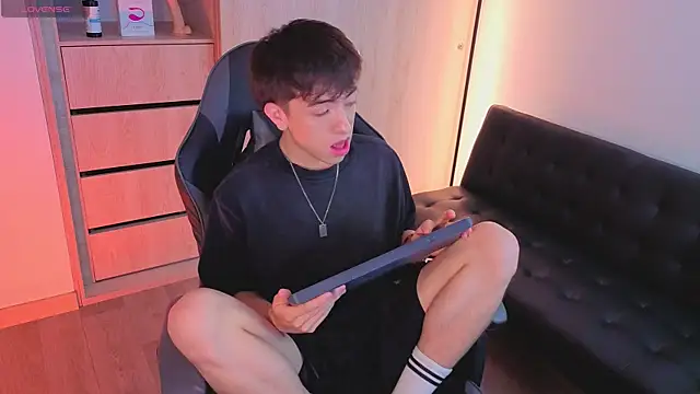 onlinenico online show from 4, 11, 2025