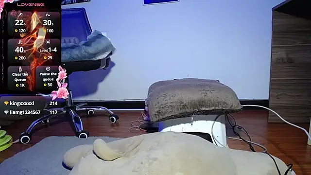 moonligth18 online show from 4, 10, 2025