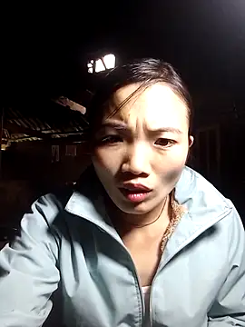 ngan-cute online show from 4, 11, 2025