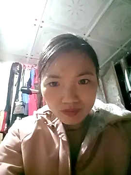 ngan-cute online show from 5, 11, 2025