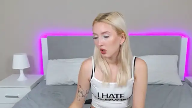 MarianeSun online show from 11, 9, 2025