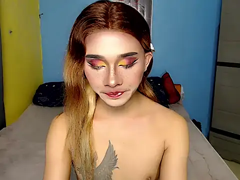 Snapshot of Petite_HugeCock chatting on 6, 7, 2026 Petite HugeCock online show from 6, 7, 2026