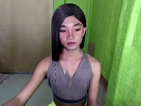 Snapshot of Petite_HugeCock chatting on 20, 9, 2025 Petite HugeCock online show from 20, 9, 2025