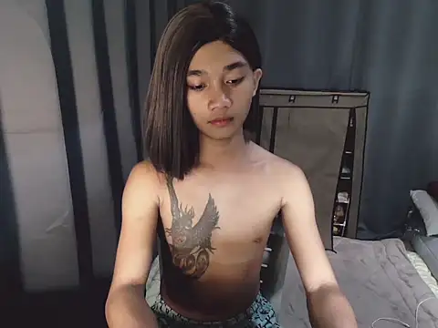 Snapshot of Petite_HugeCock chatting on 23, 11, 2025 Petite HugeCock online show from 23, 11, 2025