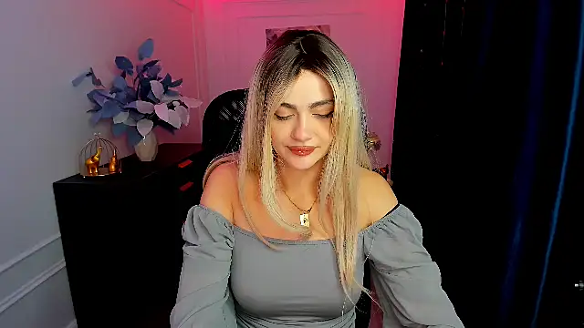 LeslieMineg online show from 24, 11, 2025