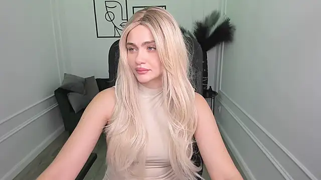 LeslieMineg online show from 23, 9, 2025