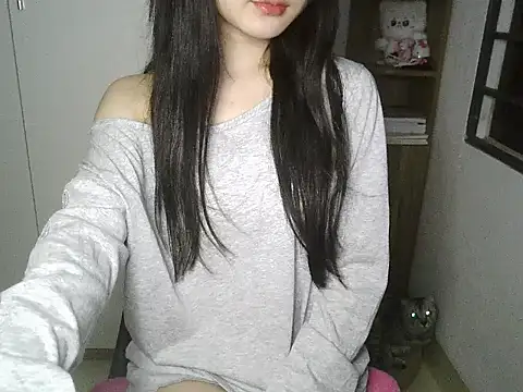 Snapshot of Annabelle-e chatting on 7, 10, 2025 Annabelle-e online show from 7, 10, 2025