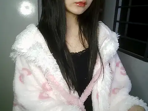 Snapshot of Annabelle-e chatting on 18, 11, 2025 Annabelle-e online show from 18, 11, 2025