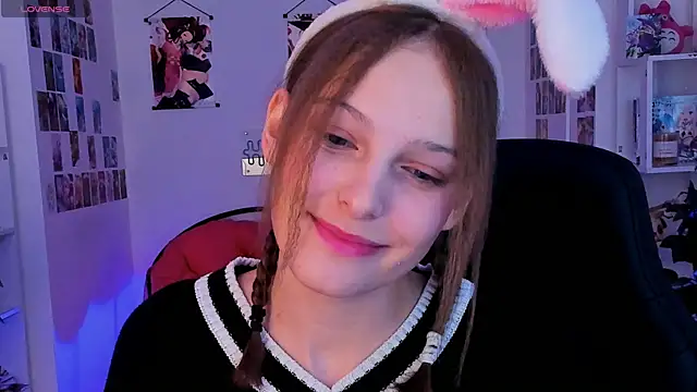 Snapshot of JenniferKiim chatting on 25, 10, 2025 JenniferKiim online show from 25, 10, 2025