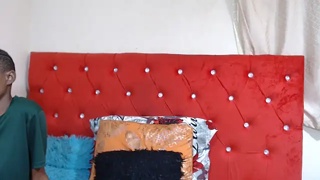 CuteDarkChoc online show from 1, 12, 2025