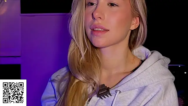 ElysiaXo online show from 6, 11, 2025