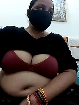 Rakhi sawant143 online show from 3, 11, 2025