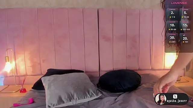 agatha jener online show from 10, 9, 2025