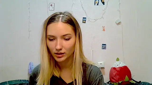  kikiclark   online show from 18, 9, 2025