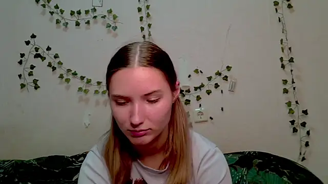  kikiclark   online show from 13, 11, 2025