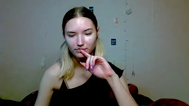  kikiclark   online show from 9, 10, 2025