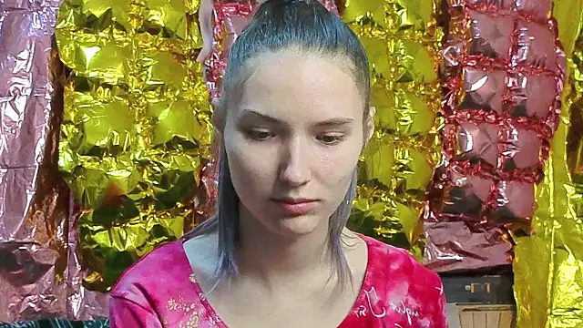  kikiclark   online show from 12, 4, 2026