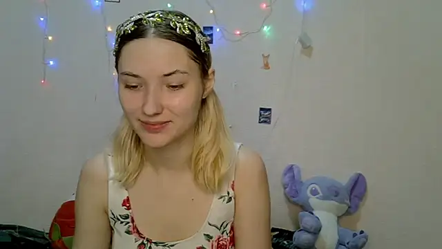  kikiclark   online show from 9, 9, 2025