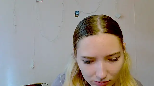  kikiclark   online show from 27, 9, 2025