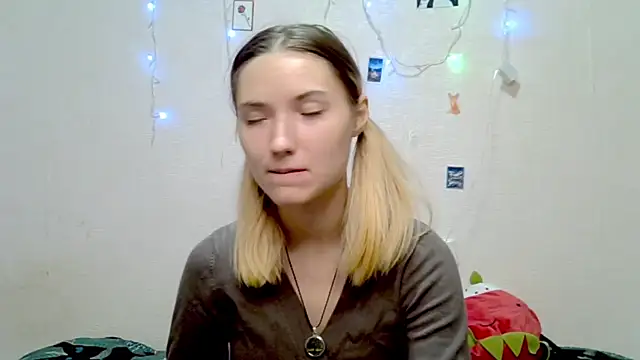  kikiclark   online show from 20, 9, 2025