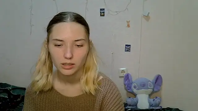  kikiclark   online show from 8, 9, 2025