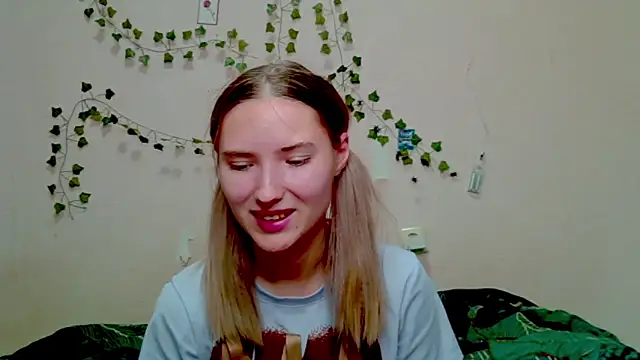  kikiclark   online show from 23, 11, 2025