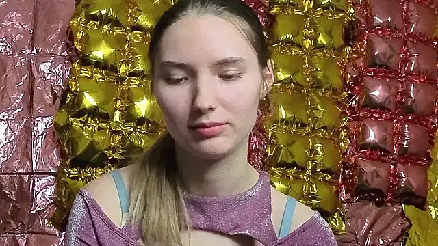  kikiclark   online show from 21, 3, 2026