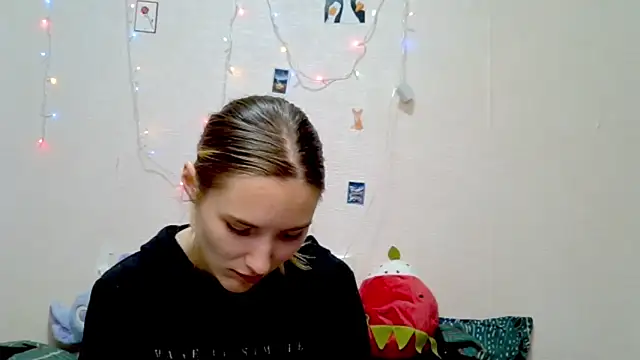  kikiclark   online show from 21, 9, 2025