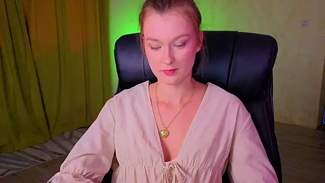 MysticVenus  online show from 11, 3, 2026