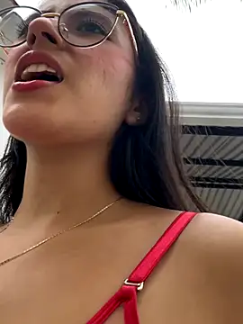 Juanita-Diaz online show from 9, 10, 2025