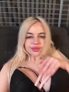 Steffi Snowbunny online show from 1, 2, 2026