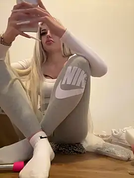 Steffi Snowbunny online show from 16, 9, 2025