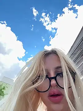 Snapshot of Steffi_Snowbunny chatting on 11, 7, 2026 Steffi Snowbunny online show from 11, 7, 2026