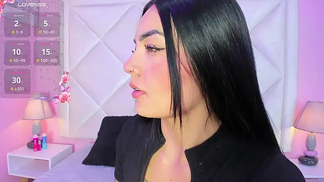 Miaa Smithh   online show from 7, 4, 2026