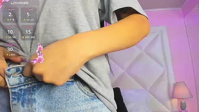 Miaa Smithh   online show from 19, 2, 2026