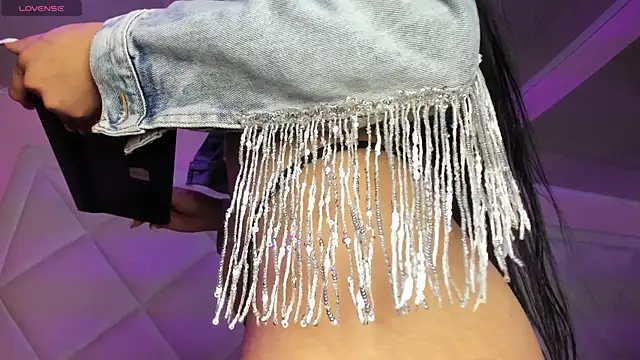 Miaa Smithh   online show from 11, 4, 2026