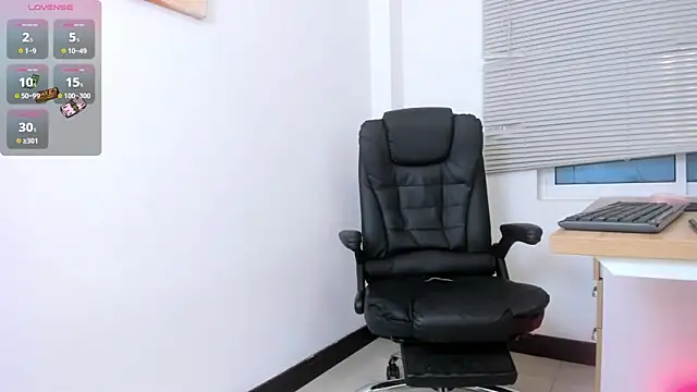 Snapshot of Tanaz_xX chatting on 24, 10, 2025 Tanaz xX online show from 24, 10, 2025