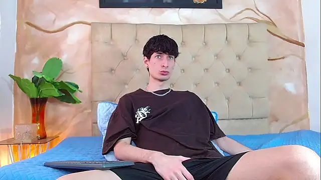 Snapshot of Luke_Carter chatting on 4, 7, 2026 Luke Carter online show from 4, 7, 2026