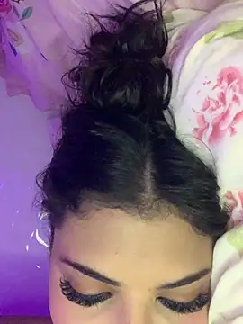 Snapshot of luluzinhax chatting on 2, 3, 2026 luluzinhax online show from 2, 3, 2026