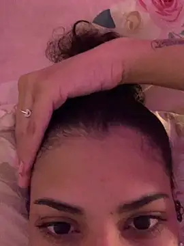 Snapshot of luluzinhax chatting on 18, 2, 2026 luluzinhax online show from 18, 2, 2026