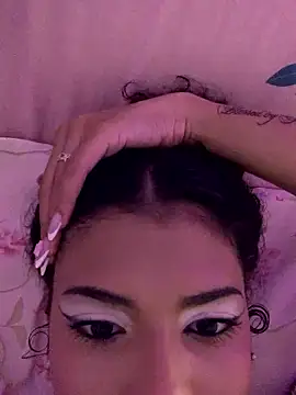 Snapshot of luluzinhax chatting on 18, 1, 2026 luluzinhax online show from 18, 1, 2026