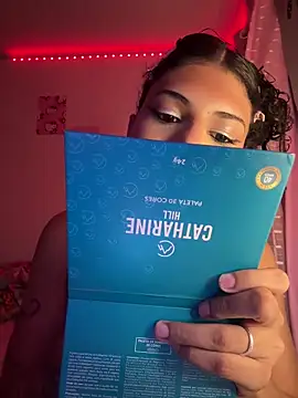 luluzinhax online show from 8, 4, 2026