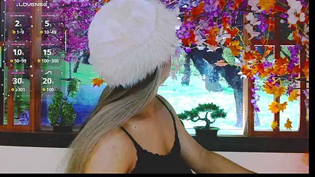 Cristal Villael online show from 6, 11, 2025