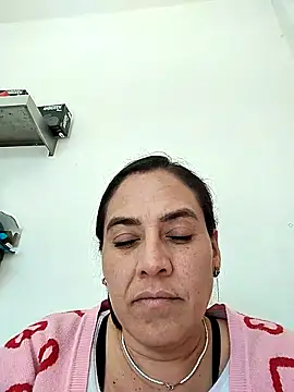 Snapshot of denissebombon chatting on 3, 2, 2026 denissebombon online show from 3, 2, 2026