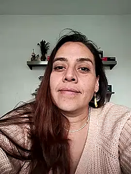 Snapshot of denissebombon chatting on 5, 2, 2026 denissebombon online show from 5, 2, 2026