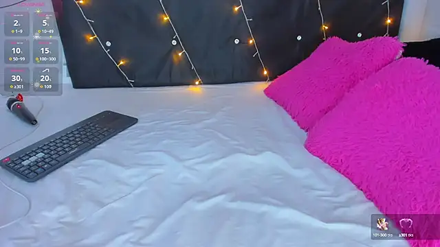 Snapshot of Danaa_moore_ chatting on 21, 10, 2025 Danaa moore online show from 21, 10, 2025