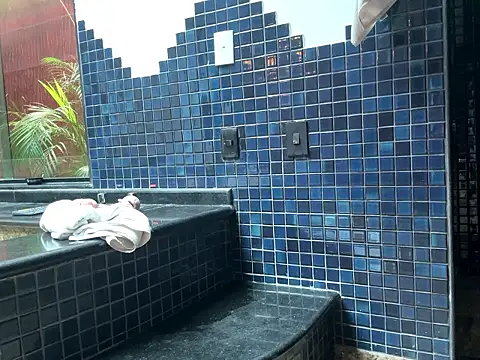 chrisalmeid  online show from 18, 12, 2025